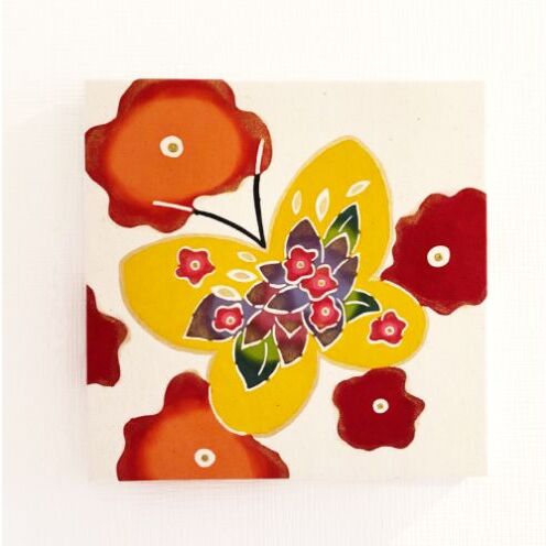 【ふるさと納税】「花と蝶」手染め紅型パネル　新垣優香（紅型作家）