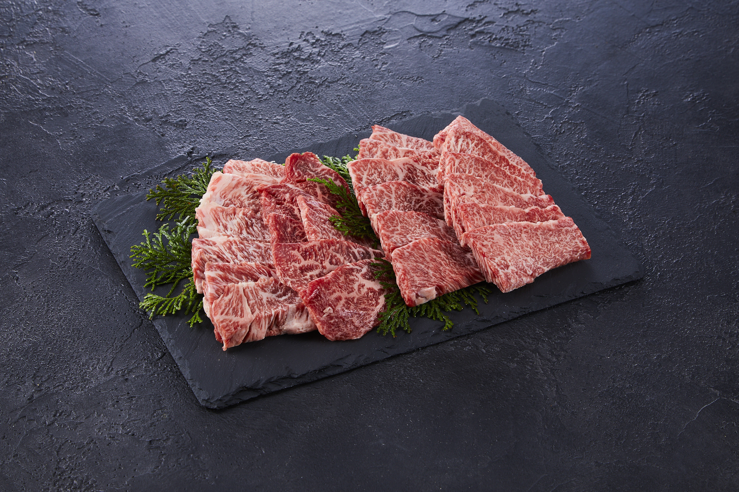 
            【屋久島牛】黒毛和牛赤身・霜降りミックス焼肉500ｇ
          
