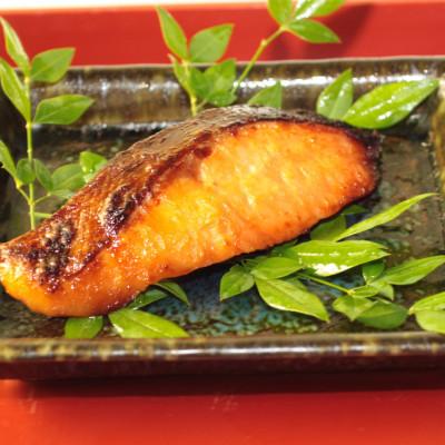 ふるさと納税 白井市 銀鮭 粕漬け切り身 3袋(70g×2切れ)計6切れ |  | 02