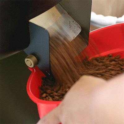 ふるさと納税 瀬戸内市 【定期便6ヶ月】コーヒー 中挽き(ドリップ用) 1袋 200g [No.5735-1697] |  | 02