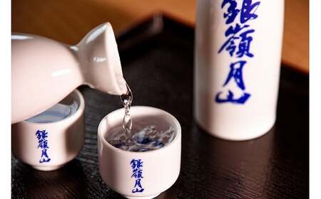 銀嶺月山 純米大吟醸 斗びん囲い  1800ml×1本 （専用木箱入）　036-E-GS022
