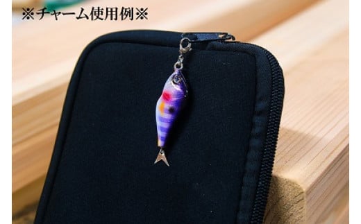 木製ルアー風 アクセサリー　1個（カラー：キンクロ　金具：キーホルダー）