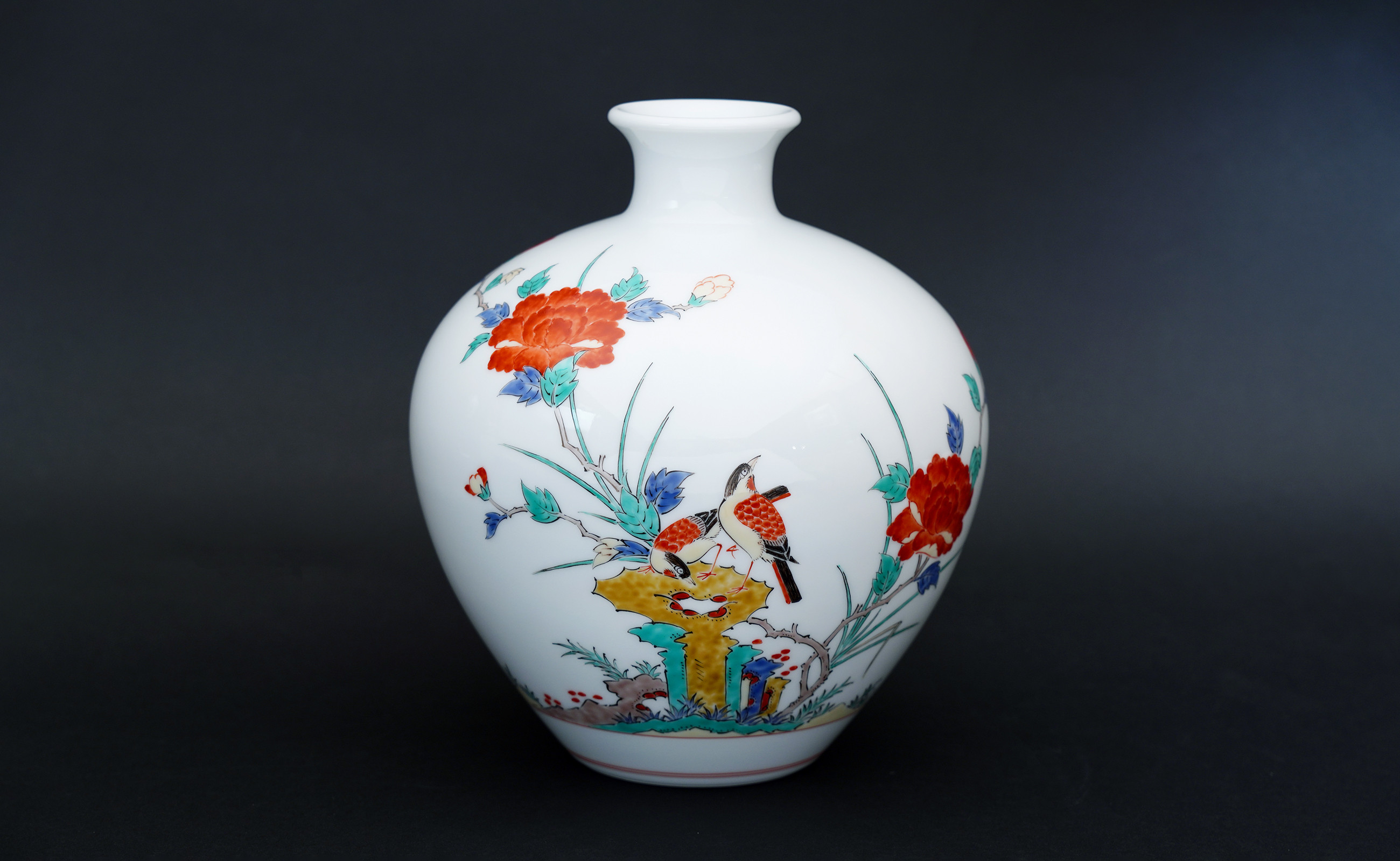 
            柿右衛門窯作 花瓶（細口）牡丹鳥文 有田焼 A1250-11
          