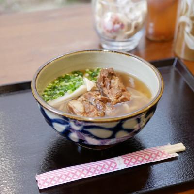 ふるさと納税 与那原町 【沖縄県共通返礼品】きんそば 生麺 軟骨ソーキそば 4食セット(沖縄そば/与那原町)