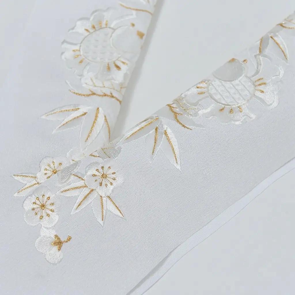 半衿　松竹梅にふくらすずめの柄　ししゅう　白地に白と金の糸 刺繍 織物 ファッション 和装 篠原縫製
