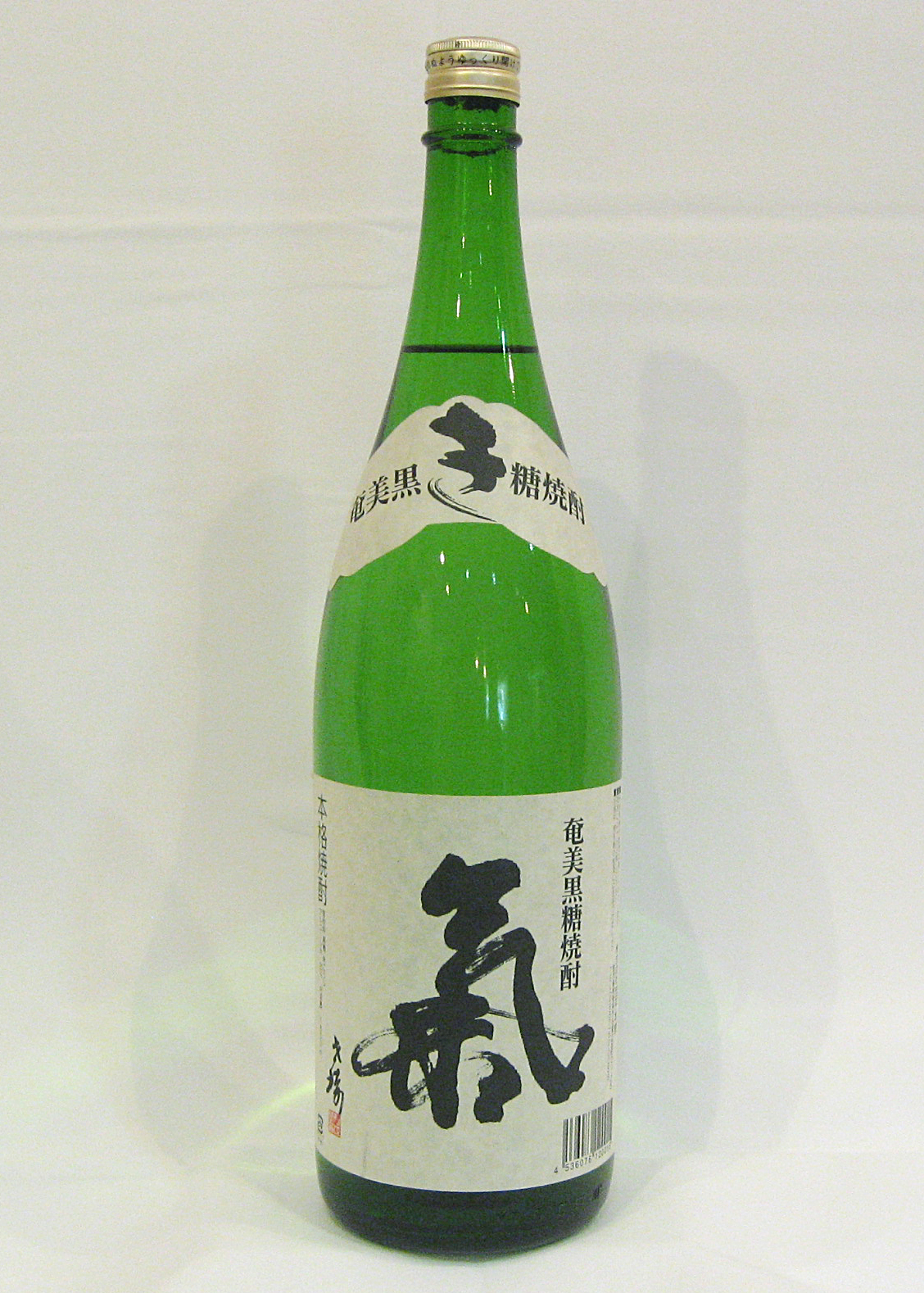 奄美黒糖焼酎「氣（白麹仕込）」25度 1800ml - 焼酎 黒糖 1800ml 一升瓶 伝統技法 西平本家 鹿児島 奄美大島 奄美群島-1001