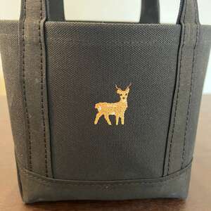 《Milih×NARA》オールブラックの"鹿"刺繍トート S【cbm02】