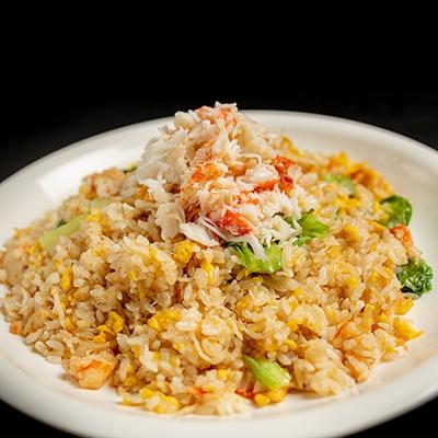 ふるさと納税 釧路市 満腹贅沢セットタラバ むき身300g いくら 200g ふるさと納税 かに いくら |  | 01