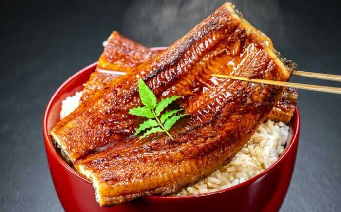 【ふるさと納税】鰻 蒲焼き カット 約50g×5 タレ ( 山椒 )付/ レンチン 蒲焼き かば焼き たれ うなぎ ウナギ 鰻 小分け 個包装 パック 冷凍 冷凍食品 国産 レンジ レンジでチン おかず 簡単調理 調理済 時短 温めるだけ 【ヤマカ片山海産】[ATCP004]