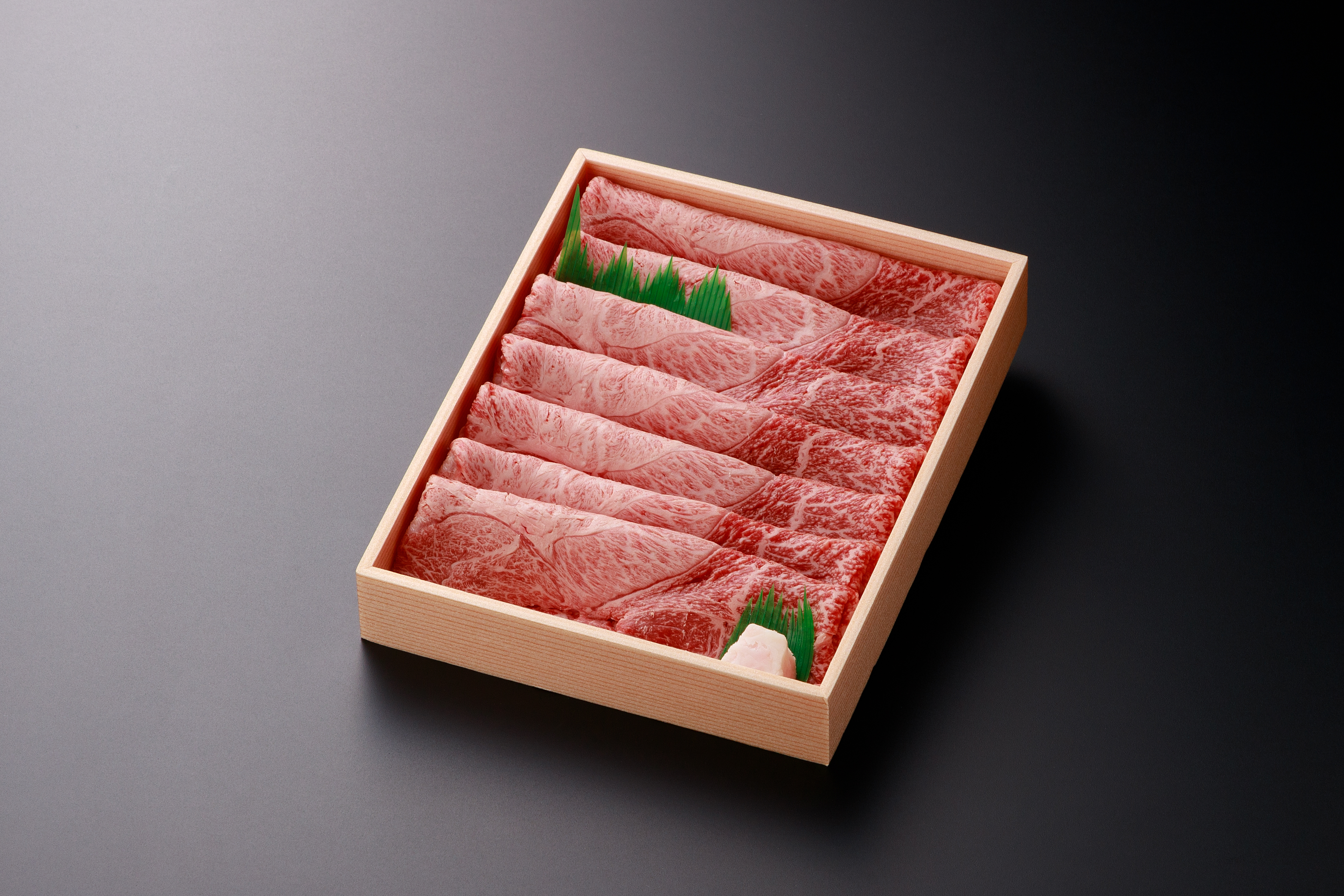 奥出雲和牛赤身スライス450g ×４回【しまね和牛 黒毛和牛 赤身 スライス すきやき 贈答用 冷蔵 チルド 日時指定 定期便 Ｄ-14】