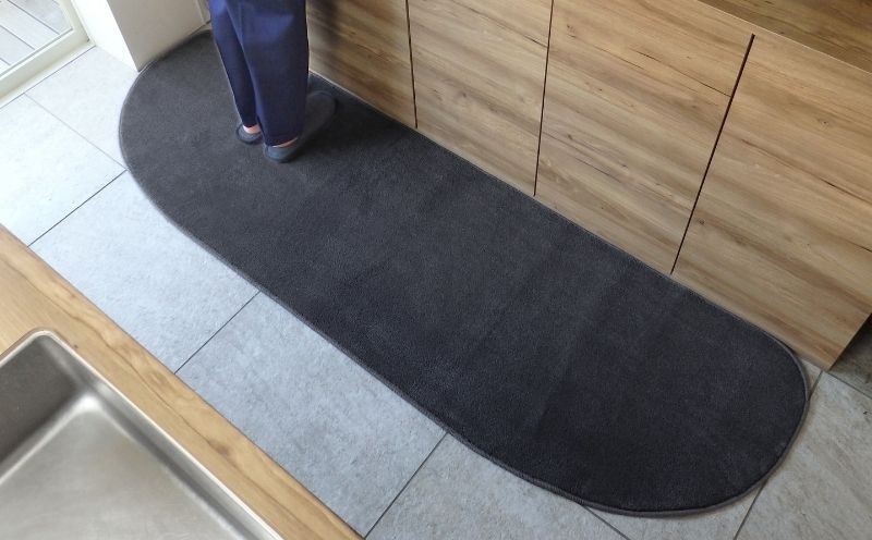 diw0397 北欧風キッチンマット ラグマットタイプ 65×270cm ゆりかご型 チャコール 抗菌防臭 SEK 織人しきもの屋工房