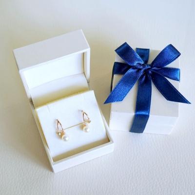 ふるさと納税 甲府市 【ジュエリー】K10イエローゴールド パール・ペリドット ピアス 保証書付 SE-3337 |  | 03