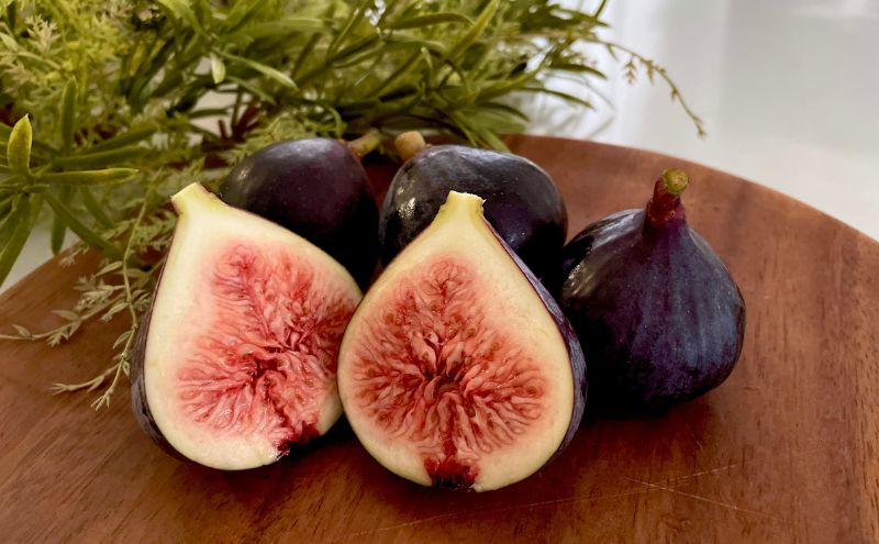 【栽培期間中農薬不使用】黒いちじく詰め合わせ　9個入り