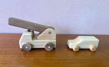【車のタイプを選べる！】家具職人が作った 木のくるま 2個セット 島根県雲南市/有限会社三ツ和[AIDE004]