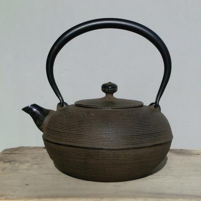 ふるさと納税 奥州市 南部鉄器 鉄瓶 丸糸目 1.5L(3〜4人用 ) 直火対応 伝統工芸 ケトル [Y0116] |  | 01