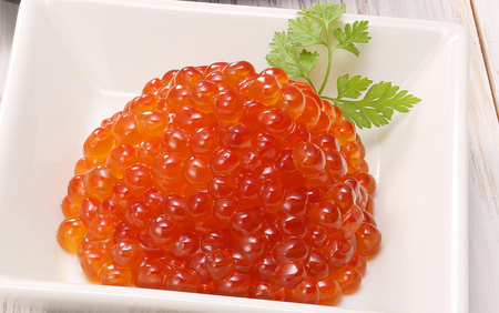 【全4回】佐藤水産のおすすめ定期便【3ヶ月に1回お届け！】鮭ルイベ漬(130ｇ×２)といくら醤油漬(130ｇ×１)