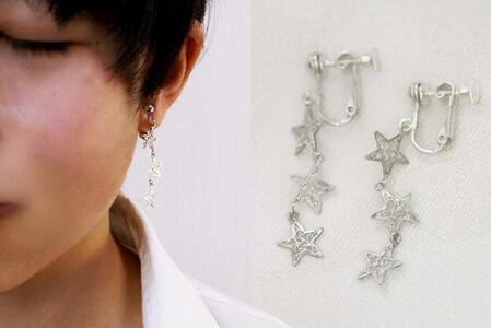 ３連星のシルバーイヤリング ｜ イヤリング 星 シルバー 綺麗め 銀 925 三連星 プレゼント ラッピング オリジナル  星空　宇宙　星座 クリスマス 贈答 アクセサリー 装飾