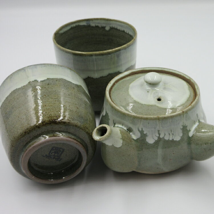 【ふるさと納税】 緑茶 茶器 セット 急須 1.5号 約280ml 湯呑 約200ml ペア 緑茶 80g 3袋 計240g [文珠会 障害者支援施設 常明園 長崎県 東彼杵町 hs42bag350004] 急須 お茶の葉 湯飲み 茶葉