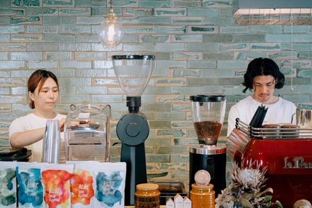 コーヒー 自家焙煎 コーヒー豆 中挽き 粉 オリジナルブレンド100g 約10杯分 rear coffee 伊那 長野 信州【006-21】
