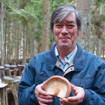 ふるさと納税 江府町 しいたけ醤油&胡麻ドレッシング 各1本セット / SAC中尾 椎茸屋 0807 |  | 02