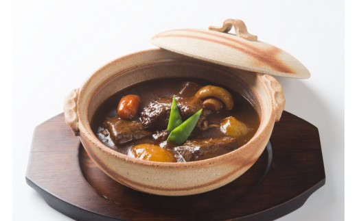 
            創業大正８年　濱のビーフシチウ４食入り
          