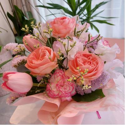 ふるさと納税 小田原市 【毎月定期便】季節のお花で幸せを届けます「季節の生花アレンジ」Sサイズ全6回 |  | 03