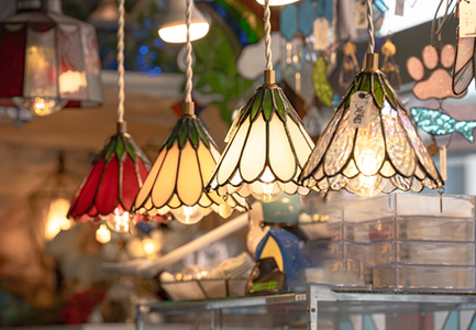 ステンドグラス 蜂の巣 モチーフ サンキャッチャー 手作り インテリア雑貨 ハンドメイド 雑貨