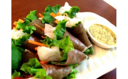 白いきくらげ「白美茸」と野菜の生ハム巻き