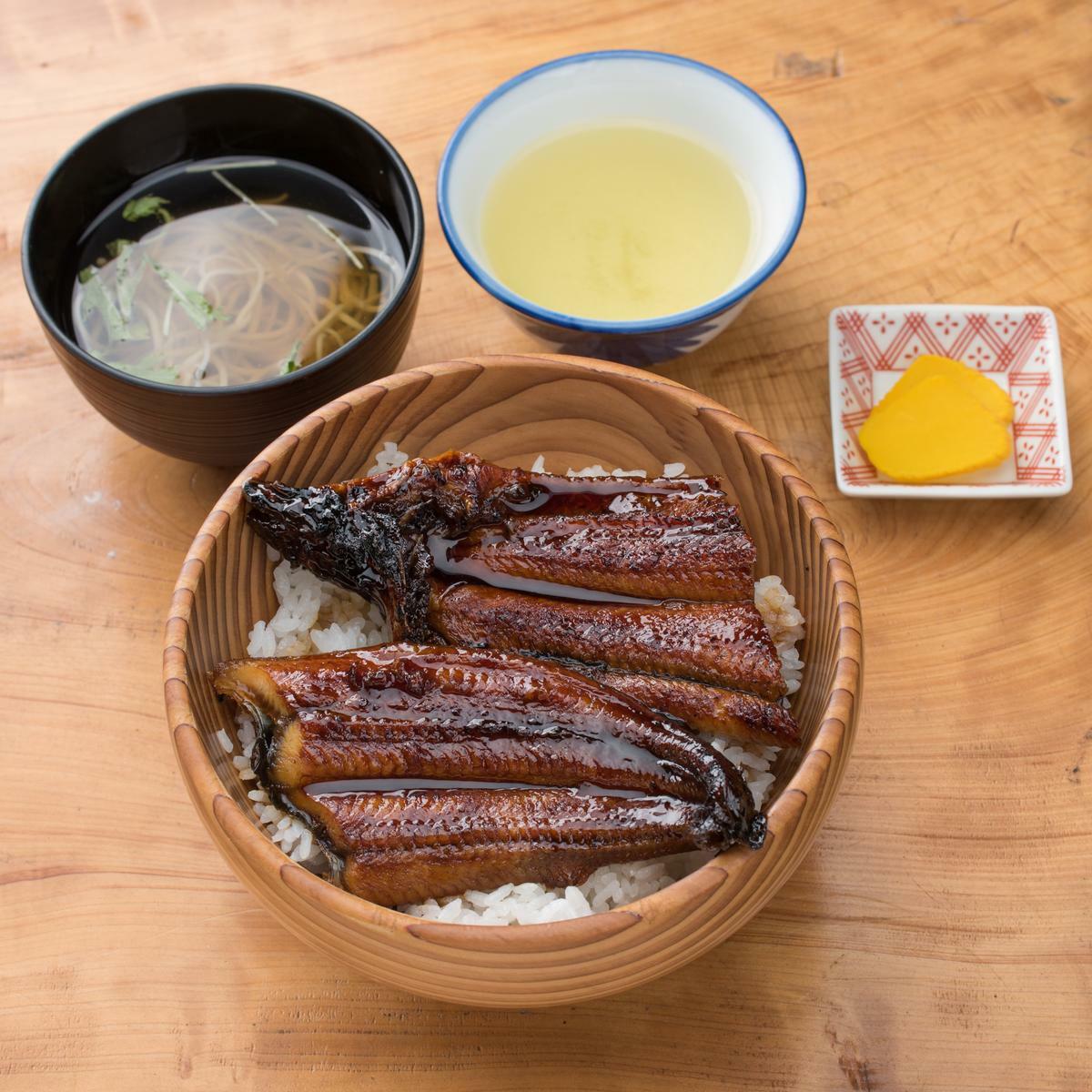 木製どんぶり 【馬路村の丼ぶり】 どんぶり 丼ぶり 丼 器 食器 木製品 雑貨 杉 スギ お祝い プレゼント 父の日 母の日  記念 高知県 馬路村 【485】