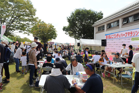 よこてシティハーフマラソン チャレンジラン（10km）出走権 1名様分 令和7年9月28日開催 横手市市制施行20周年記念 第10回 レターパックライト