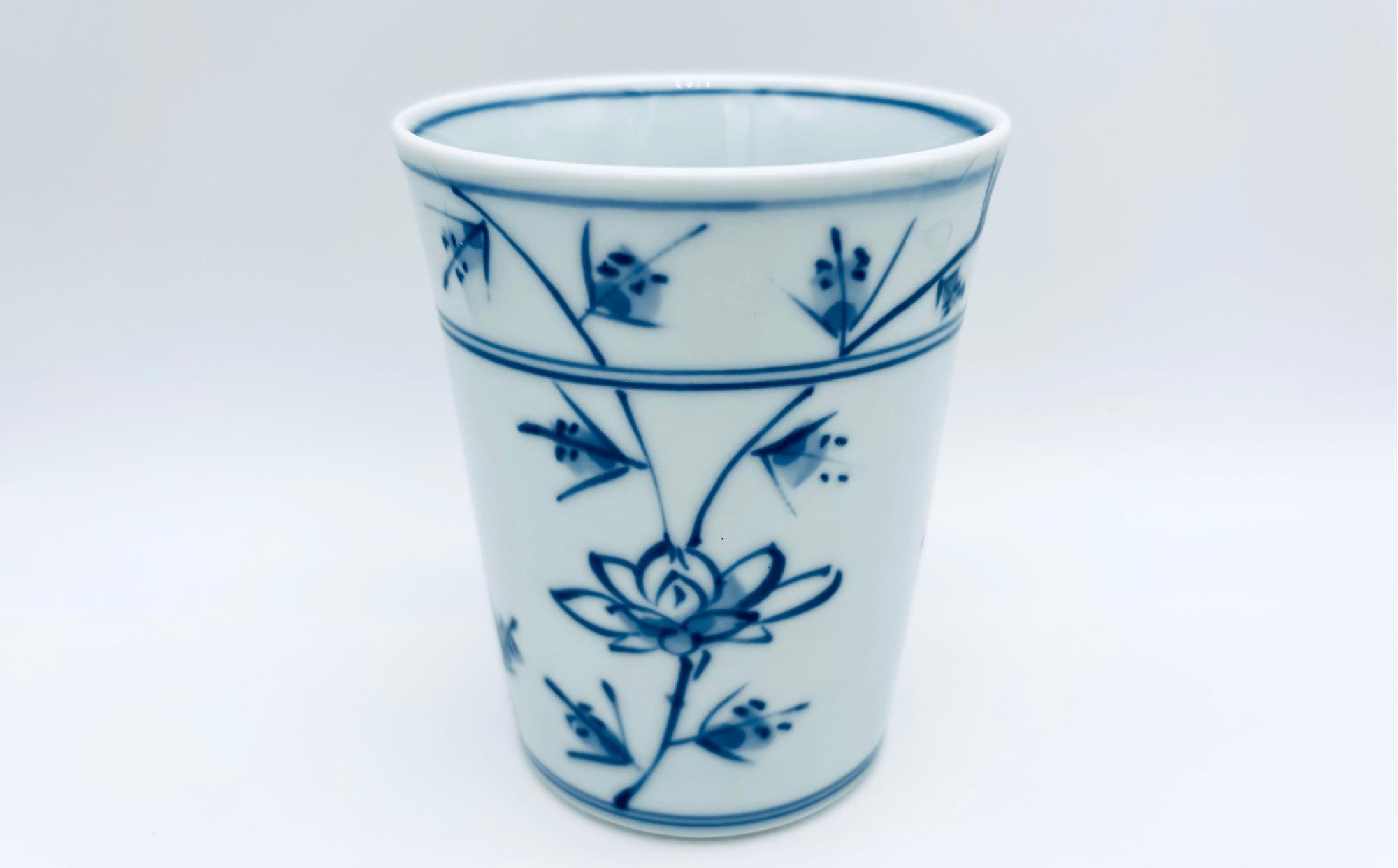 
                  佐賀県で暮らす児童養護施設のこどもの就労支援協力企業「しん窯」の有田焼ミルクカップHANAKARAKUSA
                