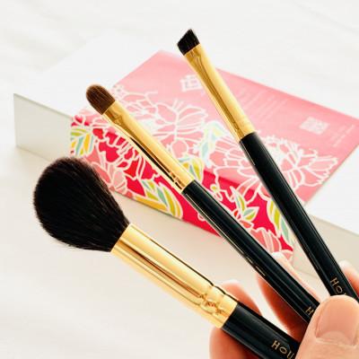 ふるさと納税 熊野町 熊野化粧筆　宙高級ブラシ3本セット　熊野筆ほうこどう |  | 01