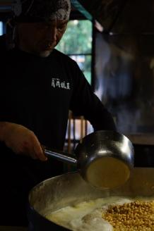 月岡糀屋 完全自家製味噌 2種食べ比べセット 700g×2個入り 十割糀味噌 十二割糀味噌 国産大豆 国産塩 自家製米糀 こうじ 味噌 みそ ミソ 味噌汁 非加熱熟成 辛口味噌 田舎味噌 3B0300
