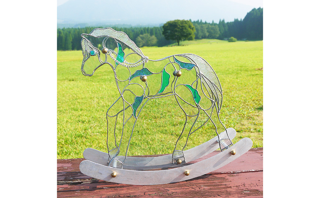 
            ステンドグラスオブジェ｢木馬｣（ブルー） ステンドグラス オブジェ ガラス造形 熊本県 阿蘇 高森町
          
