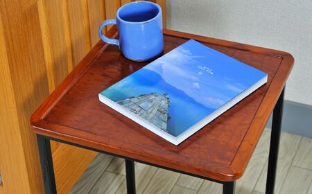 〈創業明治2 年、田中家具謹製〉けやきのサイドテーブル 1 段 #1【田中家具】