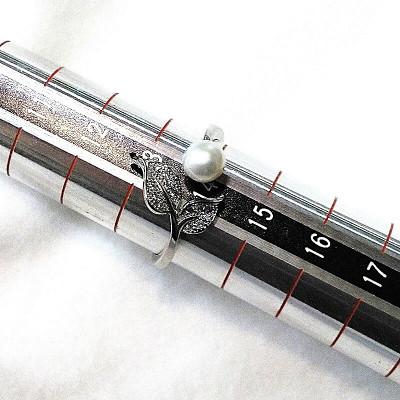 ふるさと納税 伊勢市 リング・ふた葉(淡水本真珠・ボタン)SV製 1925 |  | 03