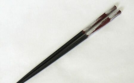 土佐古代塗の持ちやすくてつかみやすい箸「細身」 1膳 /土佐古代塗 箸 はし 塗り箸 漆箸 細身 職人技 日本製 つかみやすい ザラ地 長持ち 伝統工芸 美禄堂 ギフト 　【美禄堂】[ATBF066]