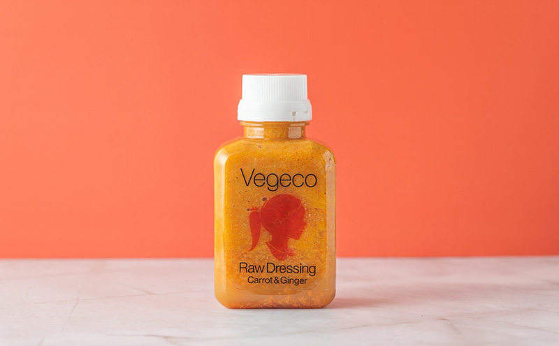 ドレッシング 【定期便3回】Vegeco飲みたくなる生ドレッシング(人参と生姜・赤玉ねぎと蜂蜜・青葱と塩麹 180ml×各2本) 3ヶ月 福岡市内製造