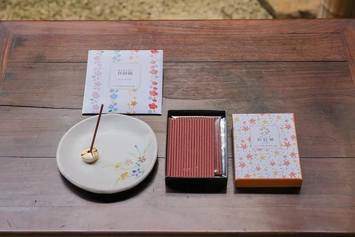 
【山田松香木店】季節のお香・香皿セット（秋）
