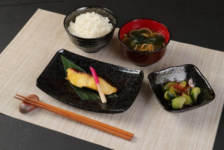 銀ダラ西京漬け　10枚_銀ダラ 西京漬け 10枚 銀鱈 西京漬け 70g × 10枚 計 700g 真空 個包装 小分け 便利 簡単調理 福岡県産 九州味噌 おかず おつまみ 魚 漬け魚 冷凍 加工品