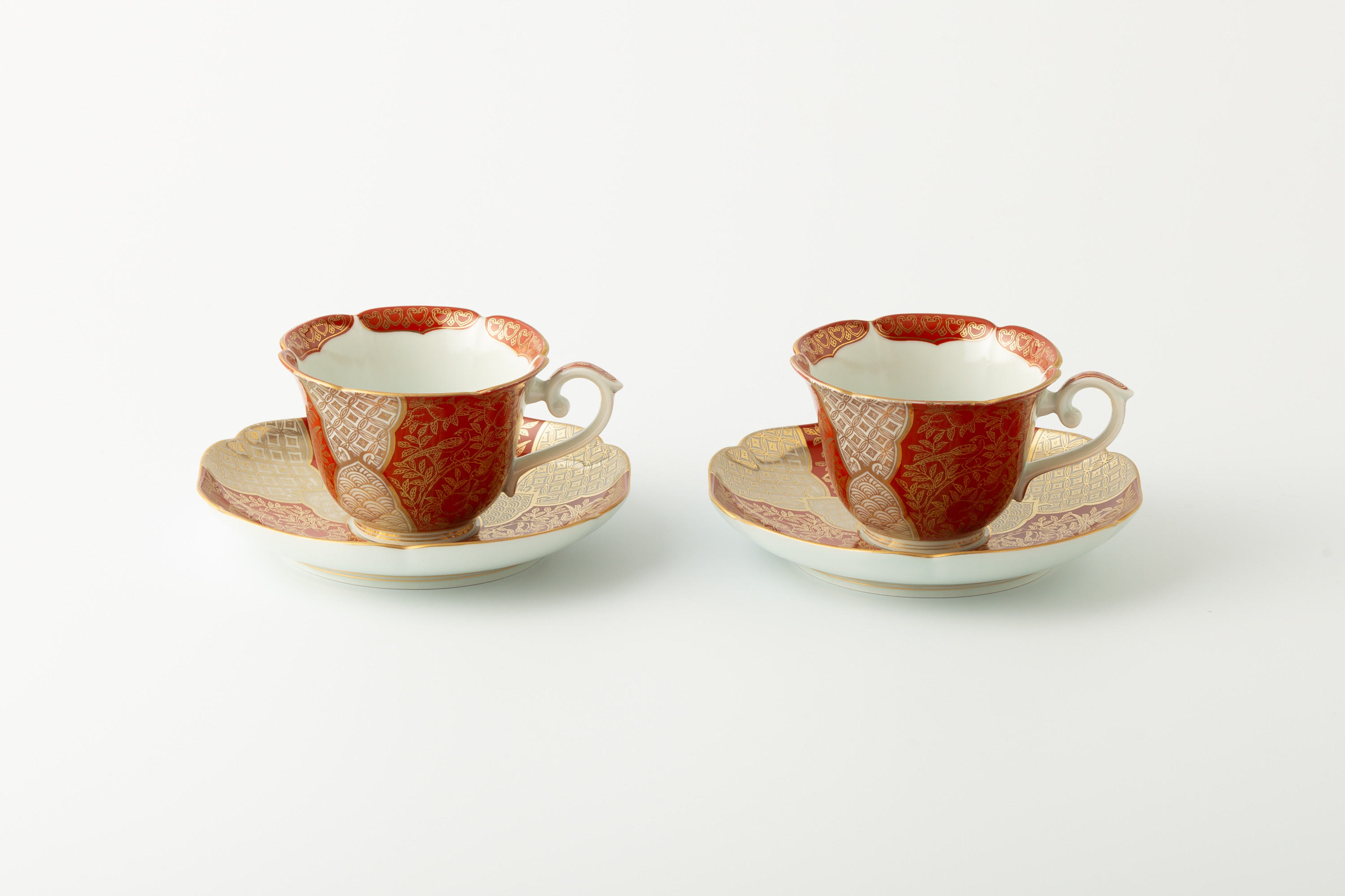 
            有田焼 桃絵ティーカップ＆ソーサー（赤）2客セット 賞美堂本店
          