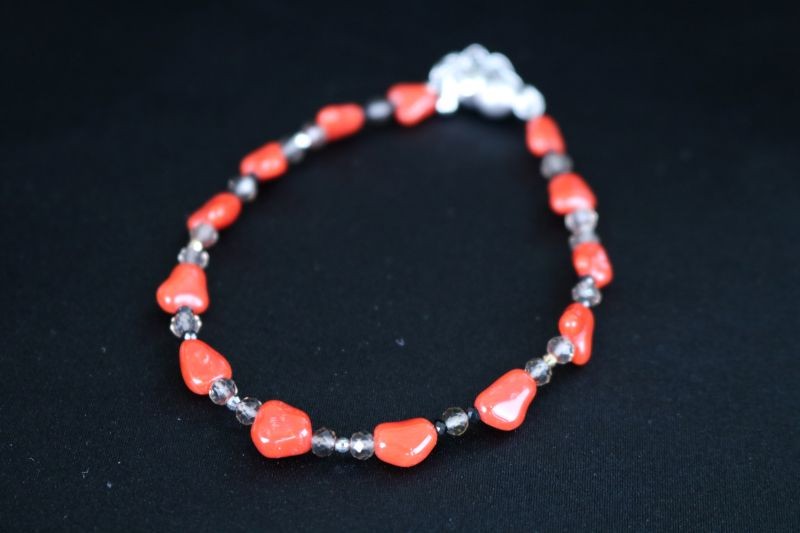 
                  変わった形の赤珊瑚とスモーキークォーツとスピネルのブレスレット | アクセサリー ブレスレット ジュエリー 珊瑚 赤珊瑚 宝石 サンゴ プレゼント クリスマス バレンタイン カジュアル レディース 贈答用 人気 高価 高級 おすすめ ふるさと納税サンゴ ふるさと納税ネックレス 高知県 室戸市
                