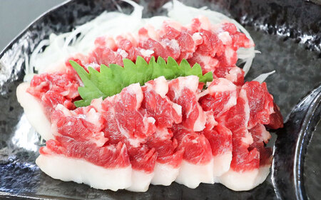 【冷蔵】純国産馬 バラヒモ馬刺し 計約200g (約100g×2個) / ばさし 馬刺 熊本馬刺し 熊本県 菊陽町【株式会社古閑ファーム】[BHDF017]