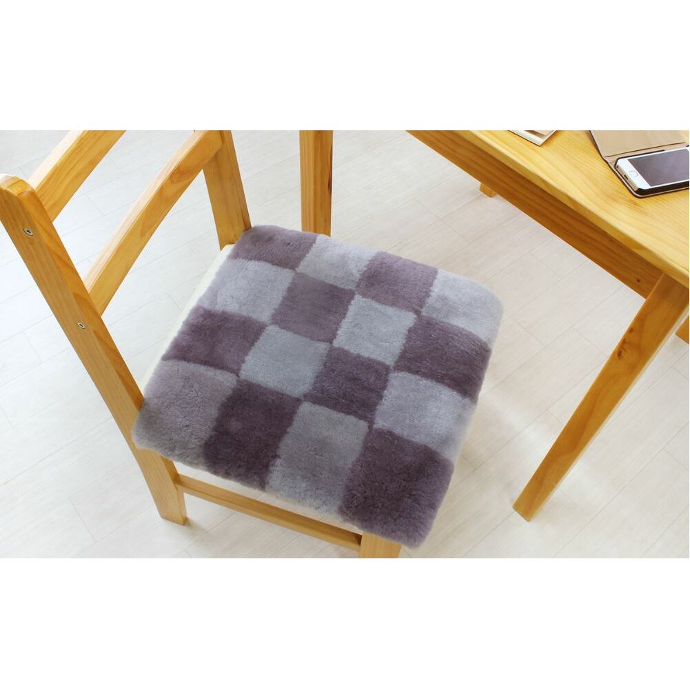 奈良 (株)マスダ製 ムートン座布団 2枚組 チェック柄 ネイビー 40cm×40cm／ ムートン 羊毛皮 羊毛 スプリングラム 100％使用 座布団 ラグ インテリア オールシーズン 通年 贈り物 