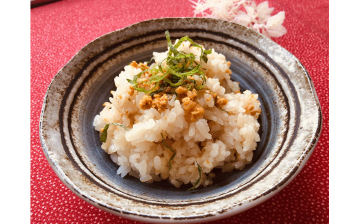 「種市名物」うにめし200ｇ×5個 冷凍 簡単 保存食 蒸しうに 混ぜご飯