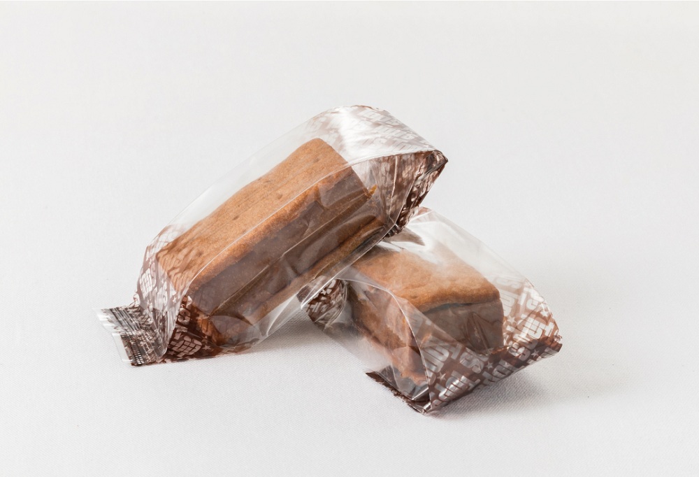 トップス　クッキーサンド〈ミルク37％・スイート62％〉１０個入り【目黒工場製造】