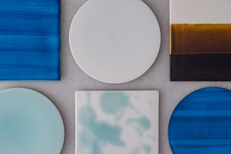 【Mustakivi】 PLATE 丸皿 SEIJI｜ ムスタキビ Mustakivi むすたきび MUSTAKIVI Marimekko マリメッコ デザイナー 砥部焼 北欧 キッチン 食器 食器 