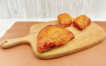 【種類お任せ】生アップルパイ3個セット｜ 菓子 ふるさと納税 お菓子 デザート 信州 林檎 おやつ アップルパイ クリーム 季節 人気 フルーツ スイーツ 洋菓子 ご当地 長野県 松本市