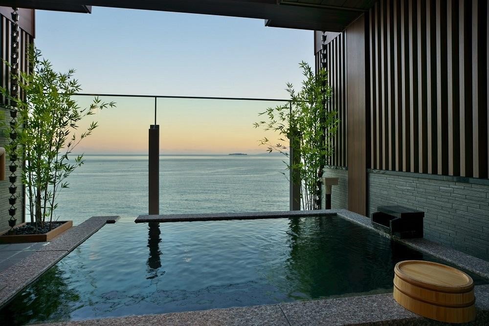 
            【ホテルニューさがみや】平休日1泊2食付ペア宿泊券《和室》 温泉 熱海 伊豆 静岡 温泉旅行 ホテル 旅館 宿泊 宿 旅行券 温泉 観光 旅行 ホテル 旅館  チケット トラベル ふるさと納税旅行
          