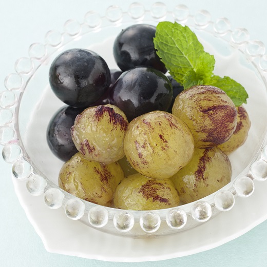 ニューピオーネ 2房(1房480g以上)